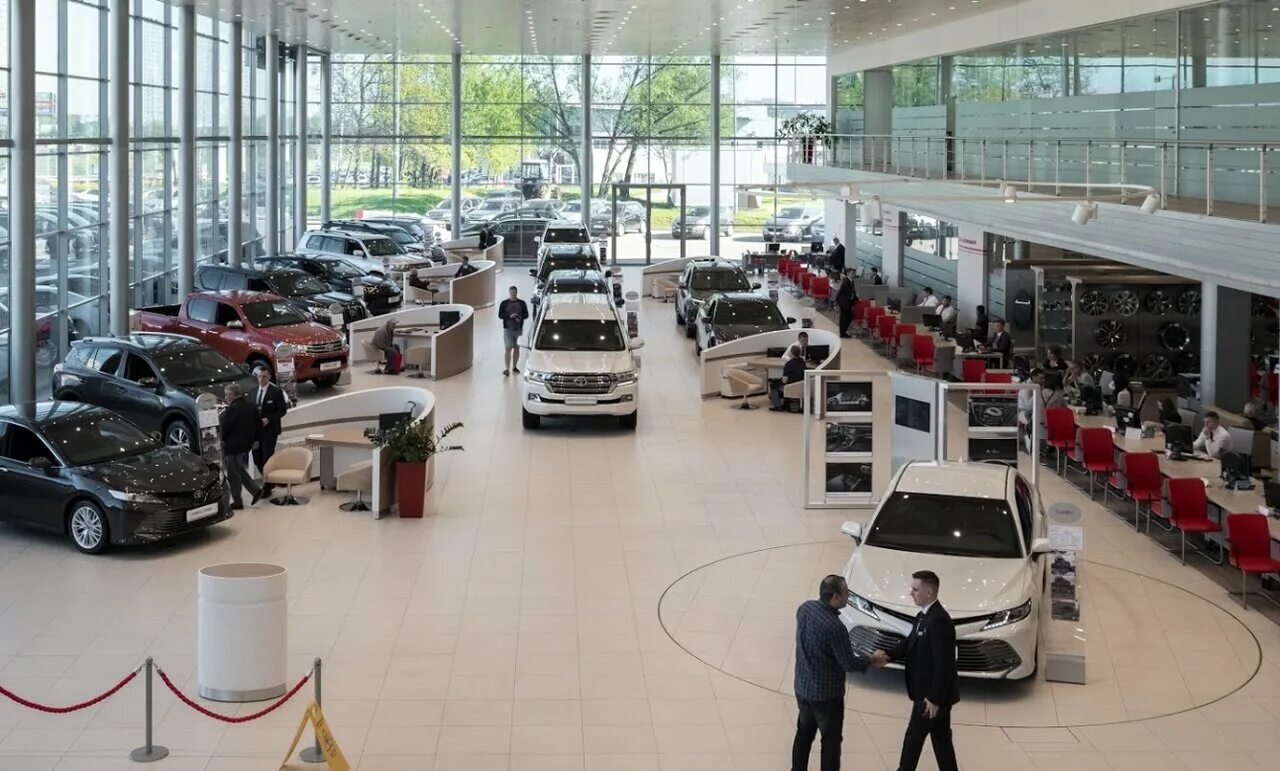 Тойота центр ясенево. Тойота центр. Рольф тойота ясенево. Toyota рольф «ясенево». Тойота ясенево.