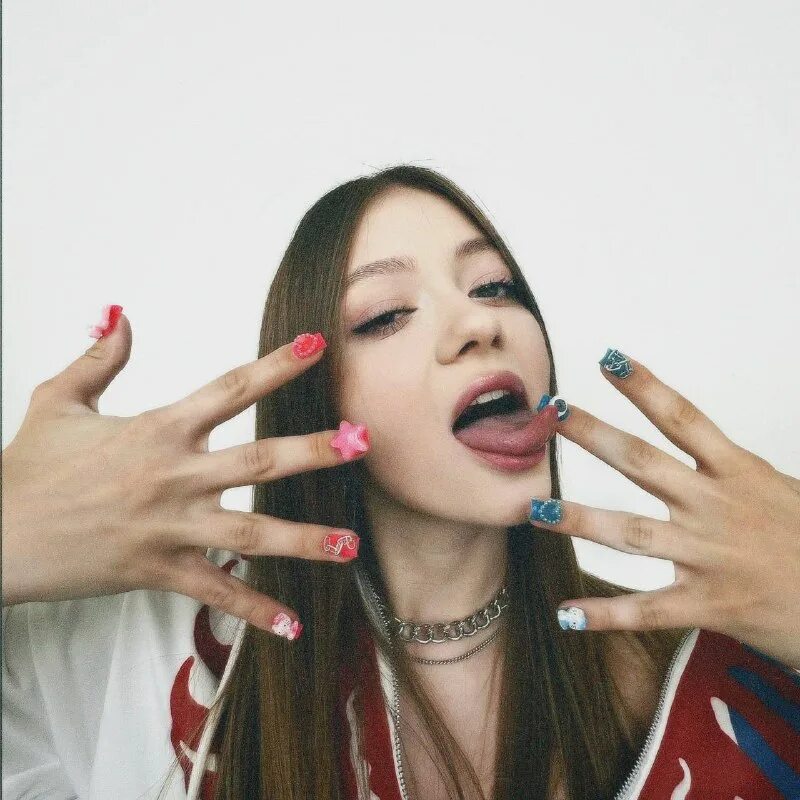 королева мимики анджелиша