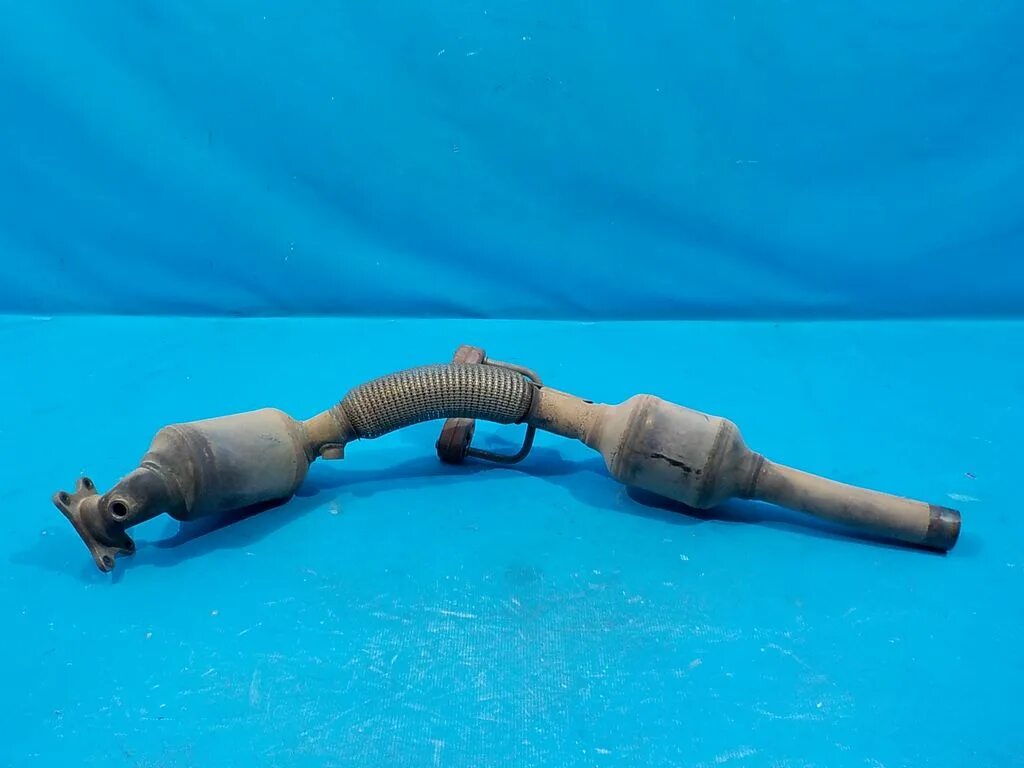 Катализатор на фольксваген поло седан 1. 6. Катализатор volkswagen polo 1. Катализатор поло седан. Катализатор vw polo.