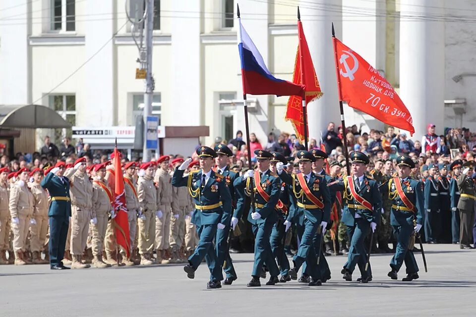 Парад в иркутске 9 мая. День Победы в Иркутске парад. 9 Мая парад Победы Иркутск. Иркутск в мае. Май в Иркутске.