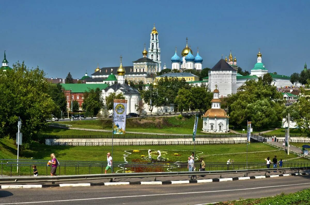 Сергиев Посад блинная гора смотровая площадка. Лавра Сергиев Посад. Смотровая площадка Сергиев Посад Лавра. Троице-Сергиева Лавра блинная гора. Досуг сергиевом посаде