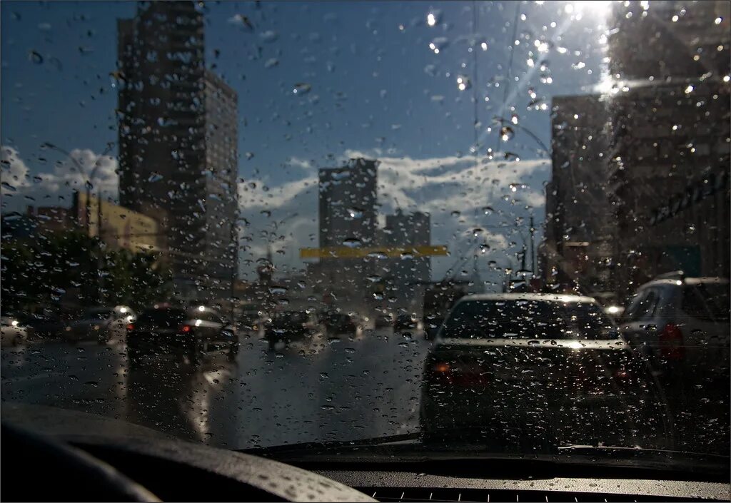 Столица дождей город. Дождь в городе. Ливень в городе. Дождь в городе фото. Майский дождь.