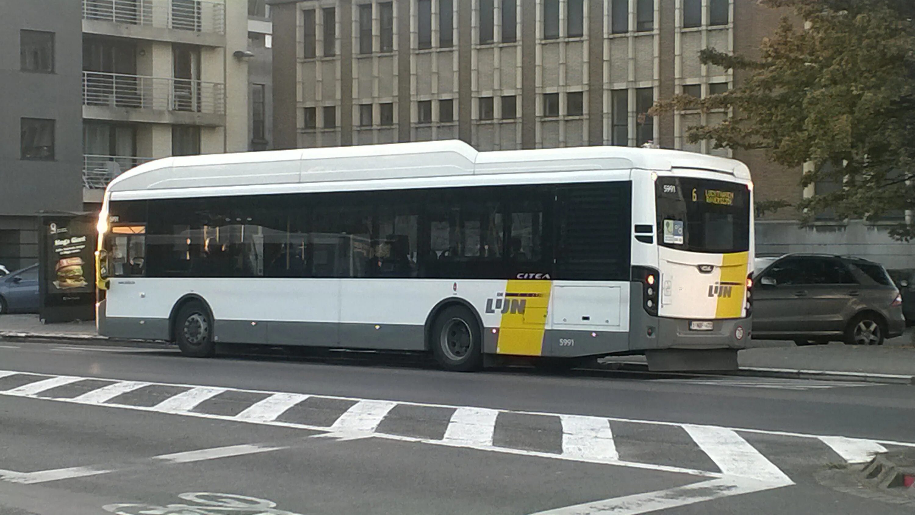 Автобус в 4 утра. VDL Citea sle-120 Hybrid. 7066f4 автобус. Пирамидки lijn Bus на дорогах в Нидерландах.