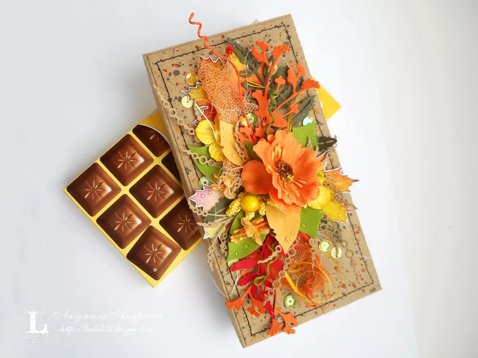 Осенняя упаковка подарков. Осенние скрап коробочки. Осенняя поделка в коробочке. Осенняя коробка. Осенняя коробочка скрапбукинг.