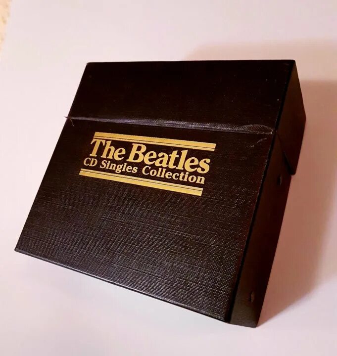 The Beatles Box Set. The Beatles CD. Коробка Битлз коллекционная Битлз. Диски CD Битлз в деревянной коробке.
