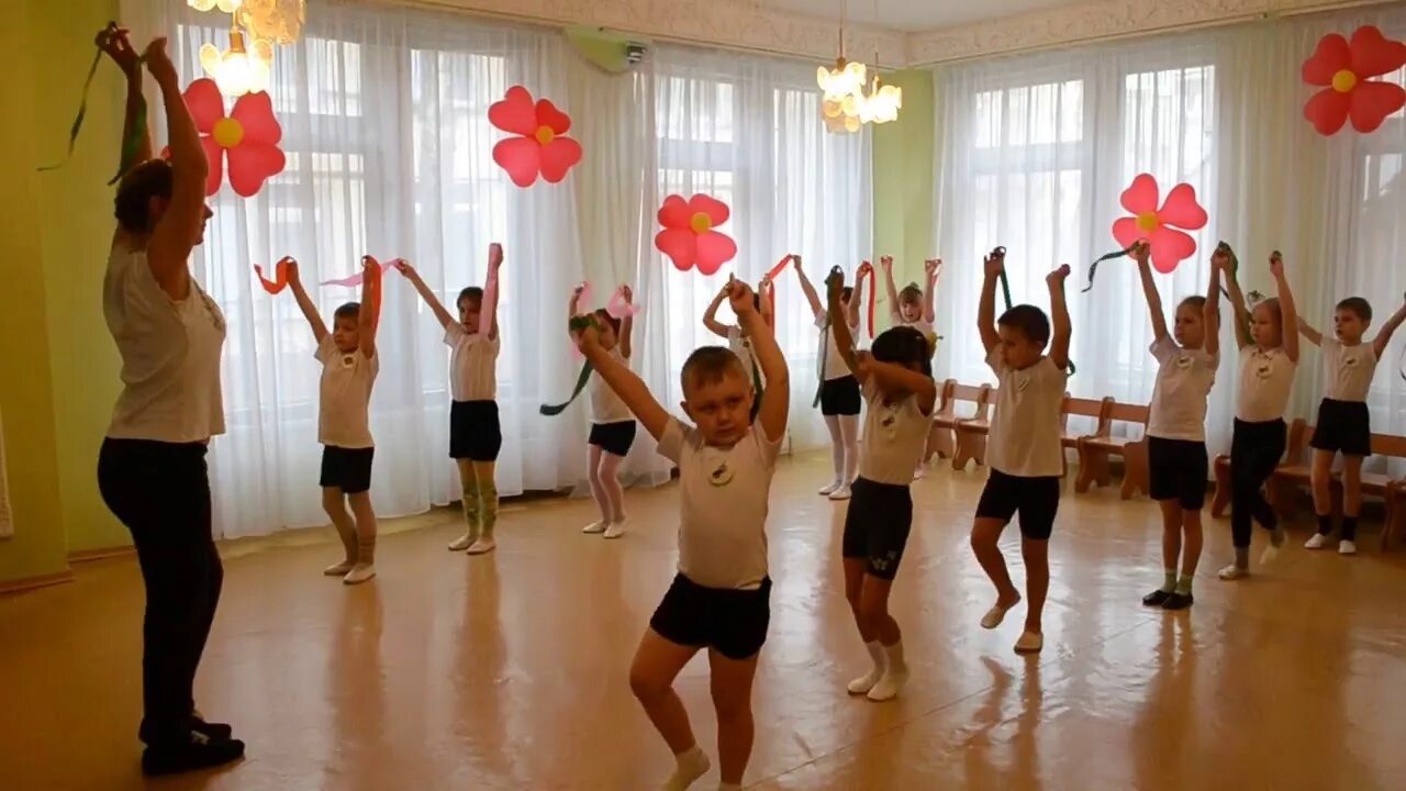 Танец мы лучшие в детском саду. Танцы в детском саду. Ритмическая гимнастика для детей. Танцы для детей в детском саду. Ритмика в ДОУ.