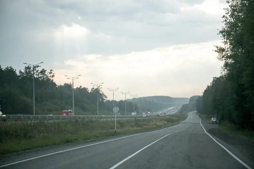 Дорога р242 Пермь Екатеринбург. Трасса р242 Екатеринбург Пермь. Пермь Екатеринбург гора Волчиха. Пожар у трассы Екатеринбург. 328 км пермь екатеринбург