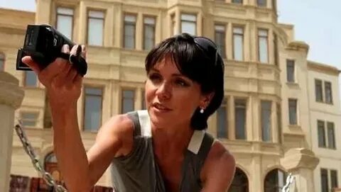 Кең жамбастары бар жалаңаш әйелдердің порнофотосуреттері