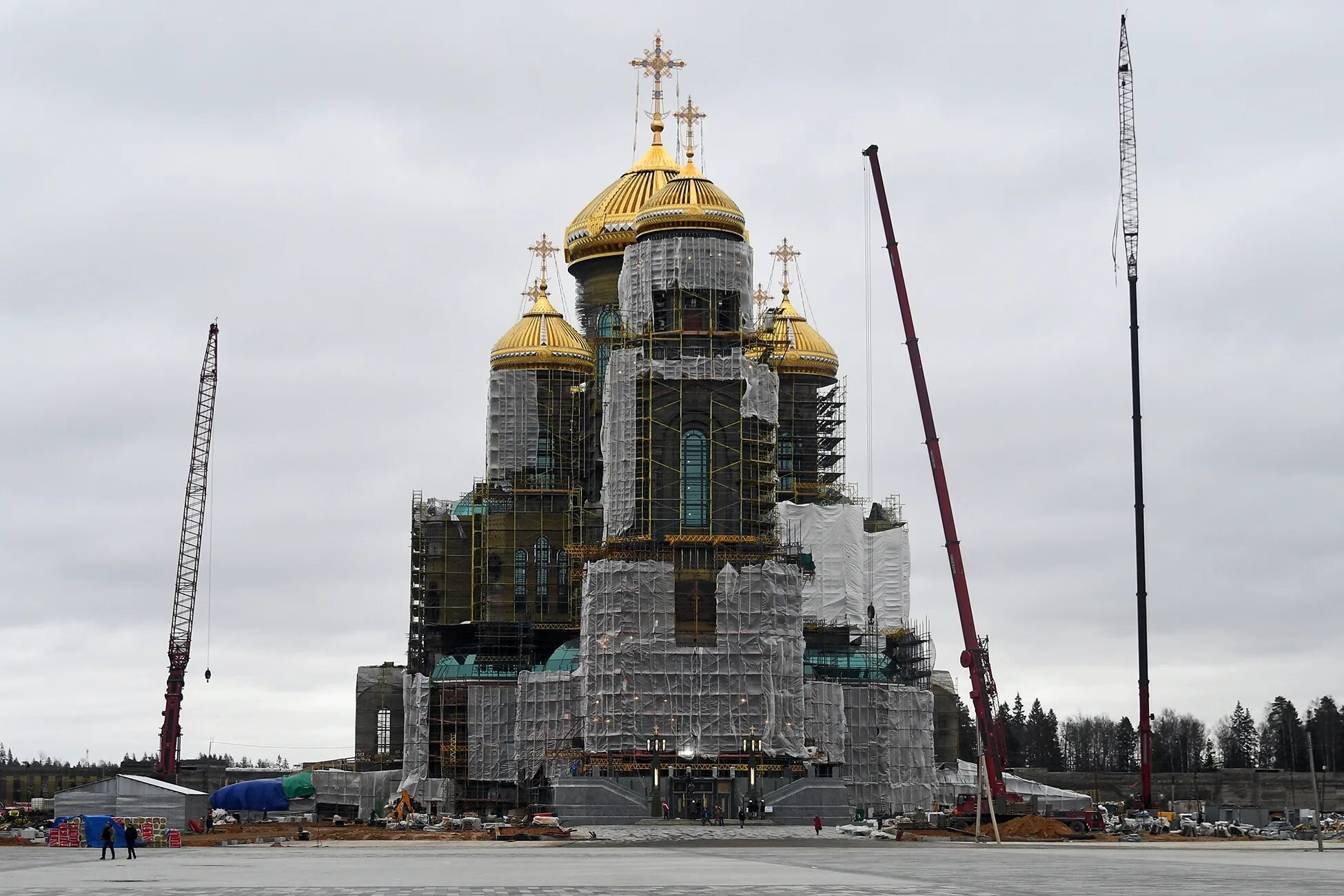Новая церковь в москве. Парк патриот москва храм вооруженных сил. храм воскресения христова минское шоссе. минское шоссе храм вооруженных сил. главный храм вооруженных сил в москве.