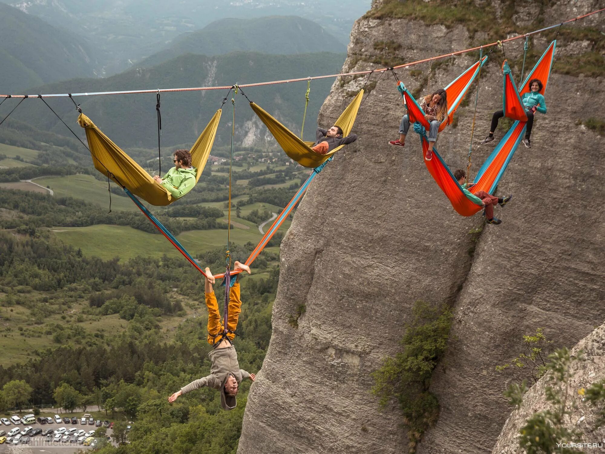 Sky camping. International Highline meeting, Монте Пиана, Италия. Гамак в горах. Гамак альпиниста. Гамак для скалолазов.