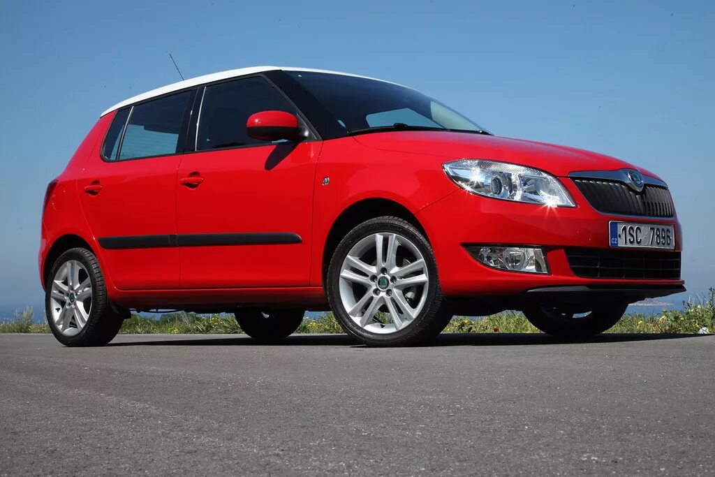 Skoda Fabia 2. Skoda Fabia хэтчбек. Skoda Fabia 2010. Škoda Fabia Фабия. Fabia хэтчбек