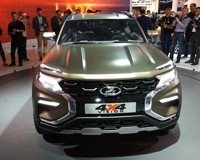 Новая нива шевроле 2015. Новая нива стив маттин. Автосалон новая нива. Lada 4x4 vision новая нива вижн. Автосалон новая нива.