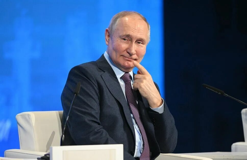 Фото Путина. Выступление Путина. Арест гааги