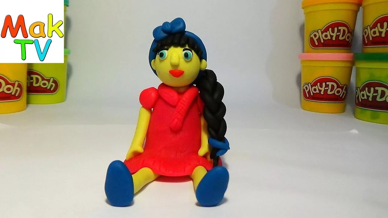Девочка делает из пластилина. Кукла из пластилина для детей. девочкам. лепим из пластилина. девочка из пластилина. девочка лепка пластилин.