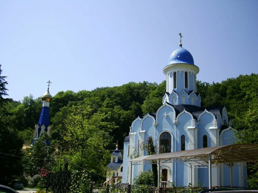 Адлер тимашевск. Троице Георгиевский женский монастырь Краснодарский край. Сочи Георгиевский женский монастырь. Троице-Георгиевский монастырь, село Лесное. Женский монастырь село Лесное Адлер.