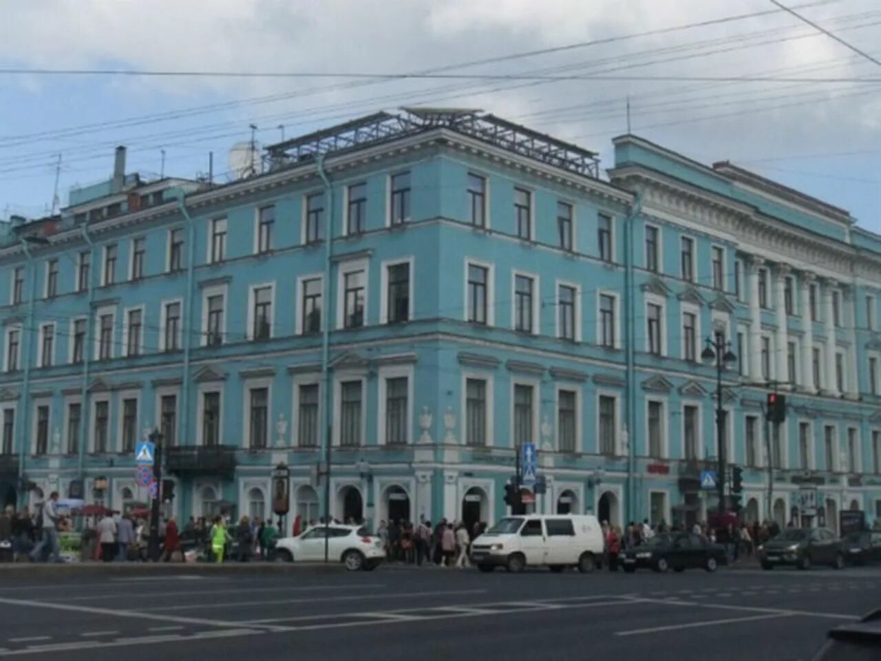 Центр петербурга закрыт. Станция метро невский проспект. невский проспект метро здание. метро невский проспект снаружи. питер центр метро невский.