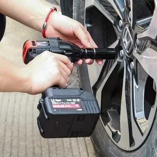Ударный гайковерт аккумуляторный для откручивания колес