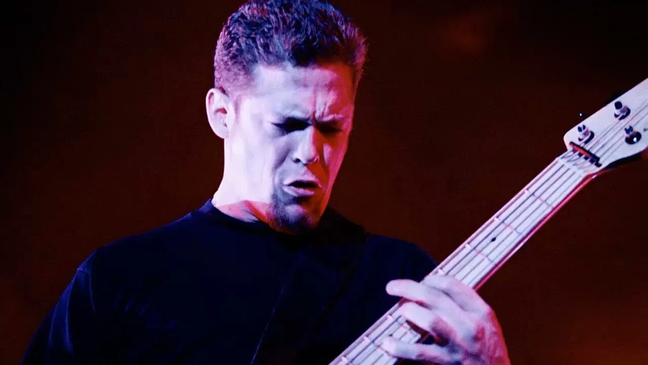 Jason curtis newsted. Джейсон кёртис ньюстед. Джейсон ньюстед 1991. Басист металлики джейсон ньюстед. Джейсон ньюстед металлика.