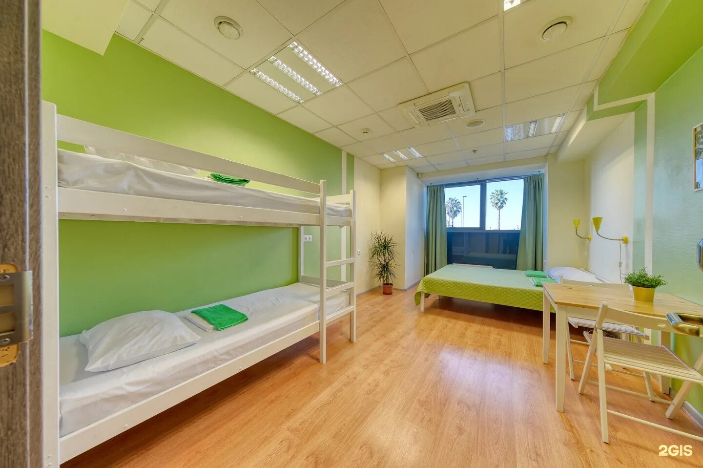 Хостел терминал металлострой. Хостел ж д вокзал. Хостел сочи адлер. Хостелы в железнодорожном. Хостел зорька адлер.