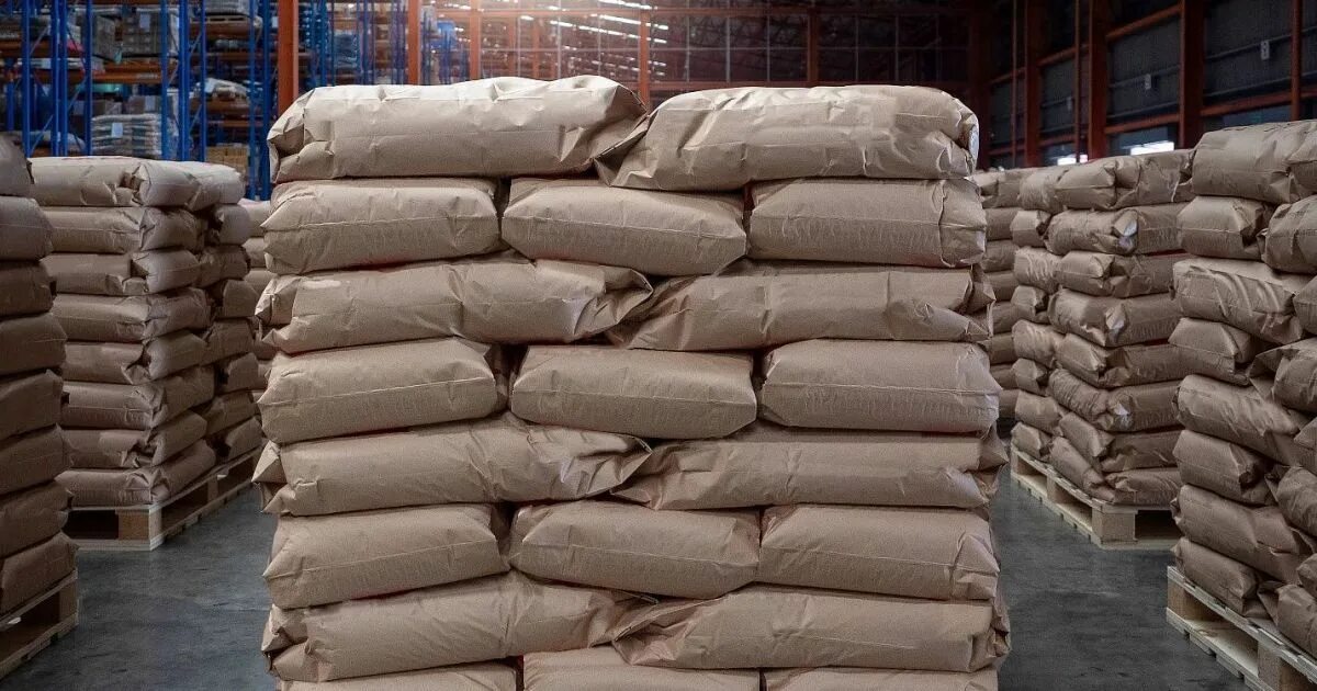 Склад продуктов питания. Фура с товаром. Русагромаркет новосибирск. Тонны продукции. Машина нагруженная мешками.