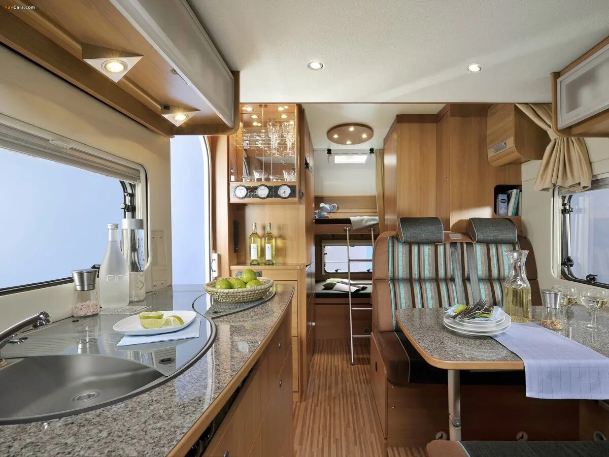 Американский кемпер airstream. Caravan автодом. Автодом airstream 2020. Автодом ман 4х4. Автодом challenger genesis c 394 ga.