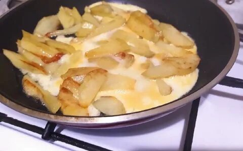 Белые с картошкой на сковороде