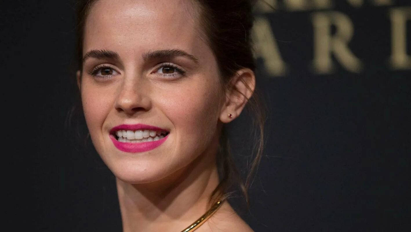 Эмма стоун зомбилэнд контрольный выстрел. While emma. While emma. While emma. While emma.