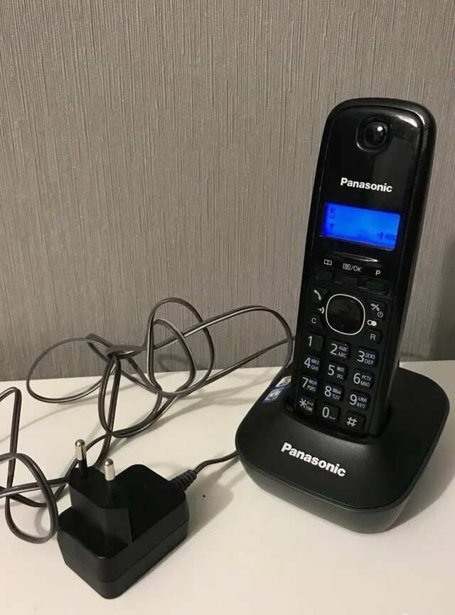 Телефоны стационарные радио. Panasonic KX-tg1611. Панасоник 1611 радиотелефон. Радиотелефон Панасоник КХ-TG. Радиотелефон Panasonic KX-tg1611ruh.