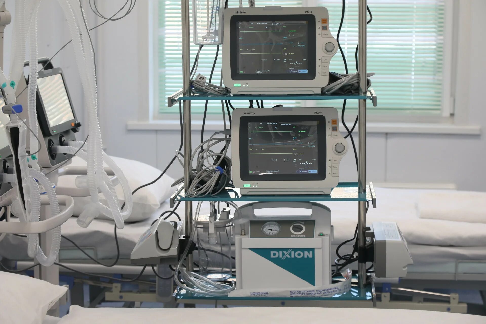 Красноярский край медицина. Хирургический корпус краевой больницы красноярск. Современное здравоохранение в красноярске. Фельдшер и медсестра. Красноярский край медицина.