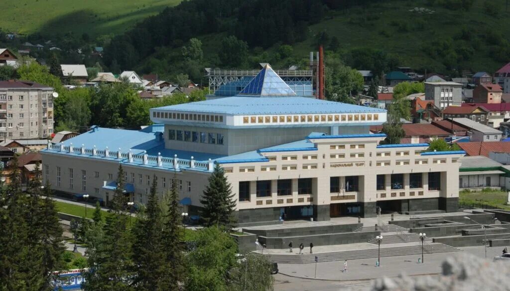 Площадь ленина горно-алтайск новый. Республика алтай горно-алтайск. Республика алтай гора комсомольская. Площадь ленина горно-алтайск. В город горно алтайск республики алтай.