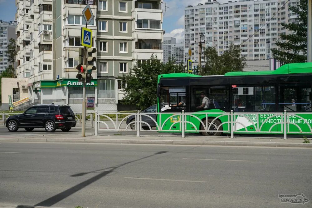 Остановки 61 автобуса екатеринбург. Остановка Готвальда. Новые автобусы Екатеринбург. Остановка Викулова Екатеринбург автобус. Урал автобус.