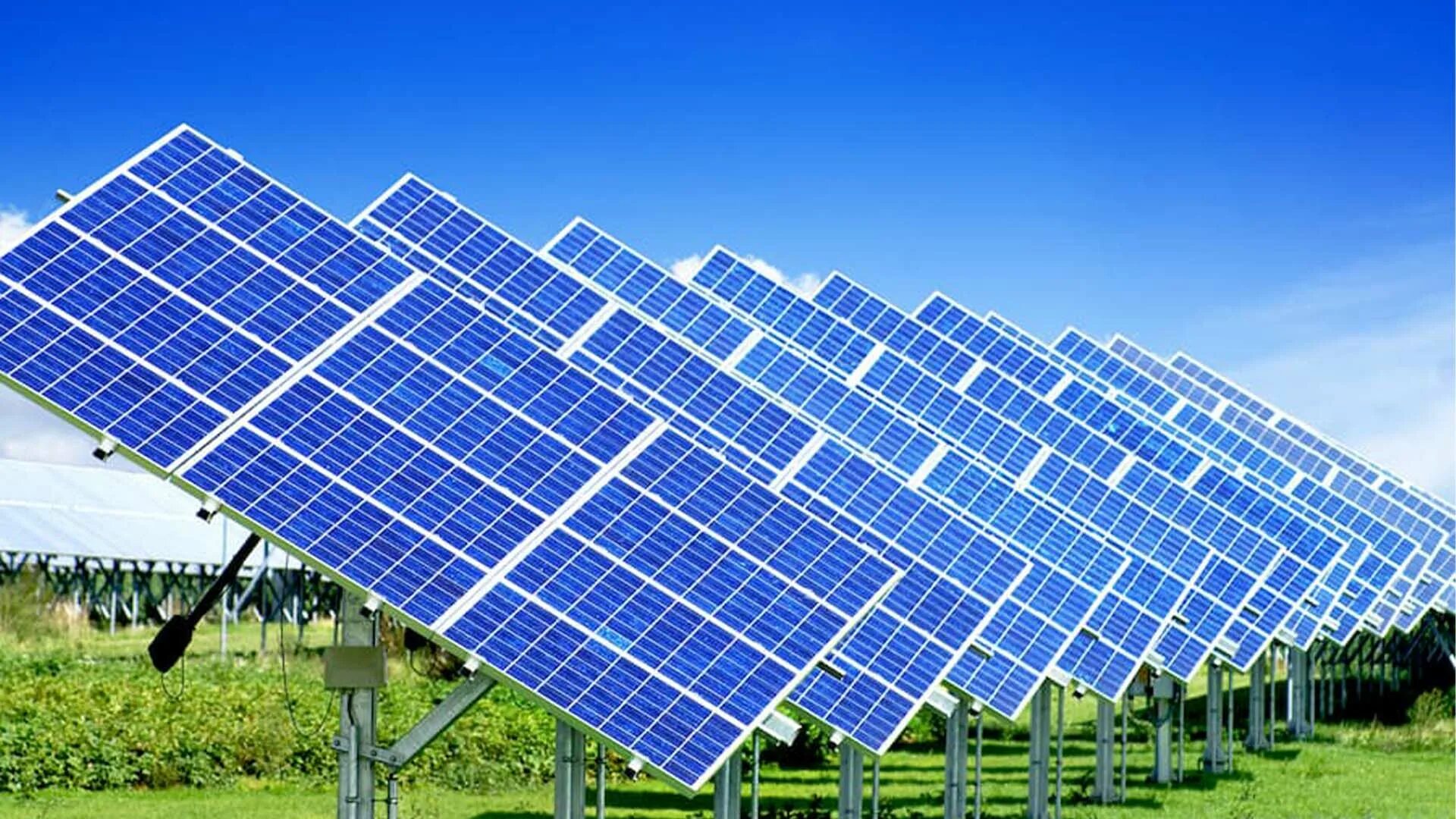 Экологические последствия использования воды для очистки солнечных панелей в засушливых регионах