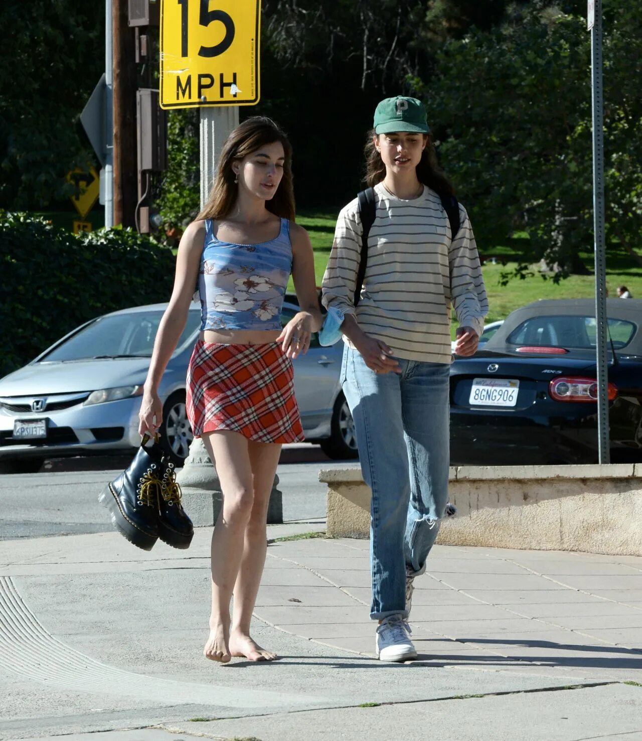 Сестра ходит по дому без лифчика. Сестра ходит по дому без лифчика. Margaret qualley feet. Сестра ходит по дому без лифчика. Сестра ходит по дому без лифчика.