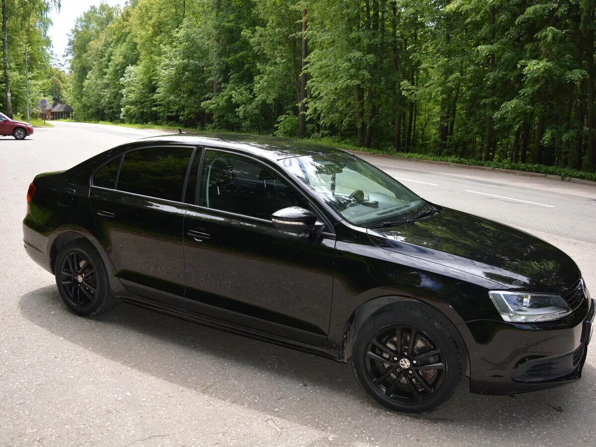 черные диски фольксваген. черный vw polo sedan r17. Volkswagen r17 черный. фольксваген джетта черная. Polo sedan r17.