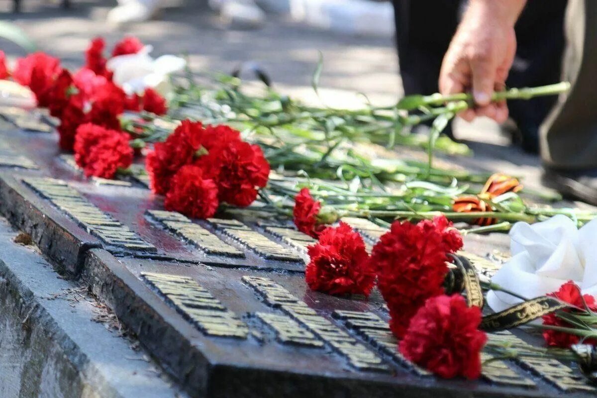 День памяти 30. День памяти и скорби цветы. Память политических репрессий. 22 июня день памяти и скорби. 03.