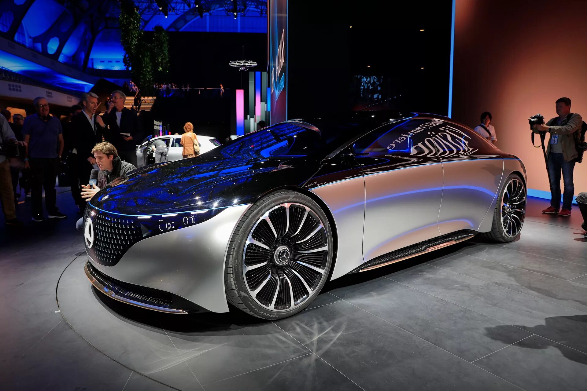 Новые машины в мире. Mercedes-Benz EQS. Mercedes электромобиль EQS. Mercedes Vision EQS 2022. Новый Мерседес 2020 EQS.