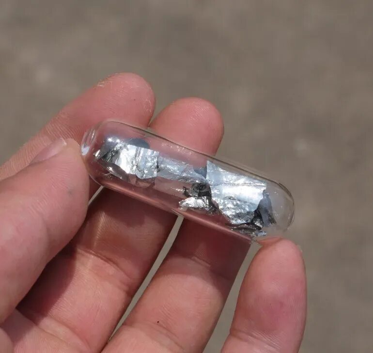 Чистый элемент. Германий / germanium (ge). германиум элемент. германиевый кристалл. германий цветной металл.