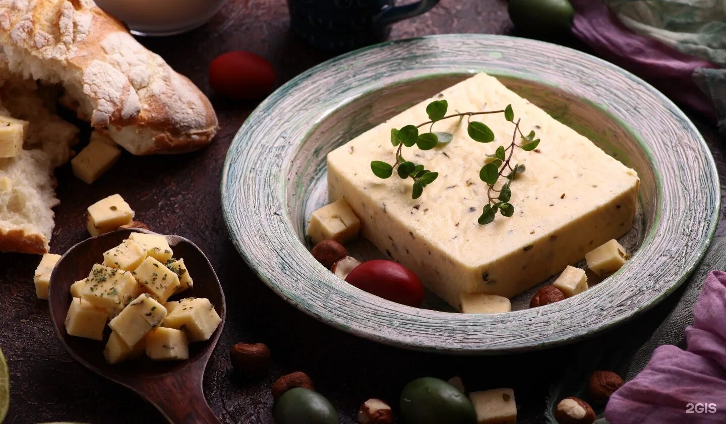 Армянская брынза чанах. Армянский соленый сыр. Армянский сыр чечил гюмри. Панир армянский сыр. Армянски сир.