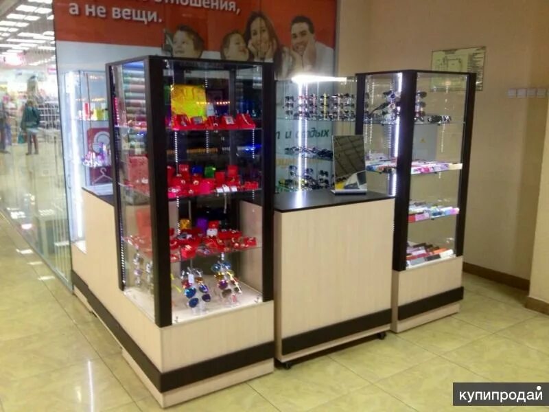 Торговый остров ювелирный. Остров для ювелирных изделий. Киоск rmu. Островного типа. Островные стеклянные торговые павильоны.