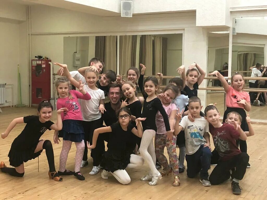 танцы аксай. Funky beat студия танца. танцы аксай. открытое занятие в танцевальном коллективе. дк дружба уварово.