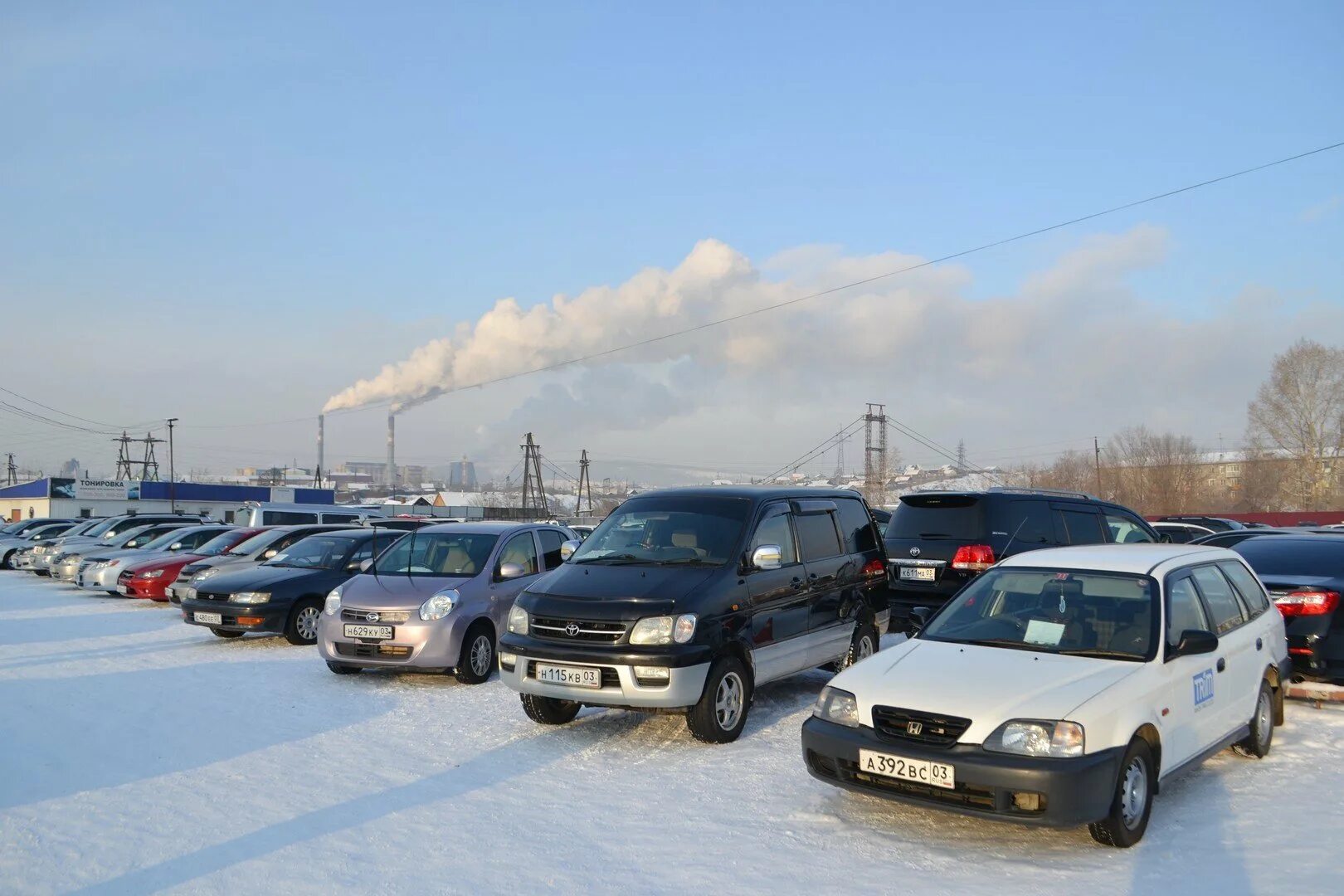 Иномарки улан удэ. Улан-Удэ авторынок. Автодром в Улан Удэ и Бурятии. Авторынок зима. Машины на авторынке Улан-Удэ.