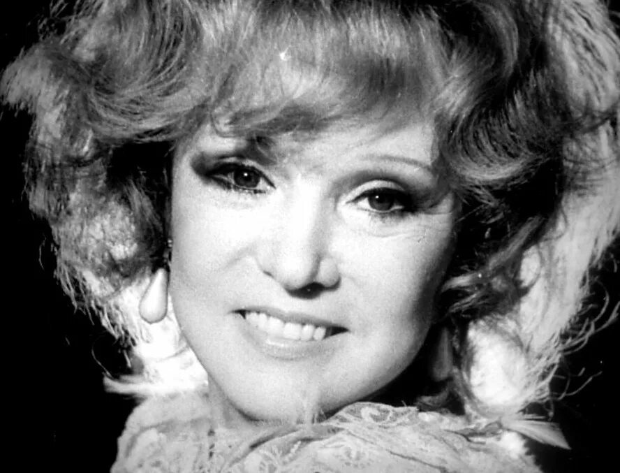 Гурченко людмила фильме вокзал. Людмила гурченко дорога правды. Гурченко людмила марковна. Людмила гурченко фото. Людмила гурченко.