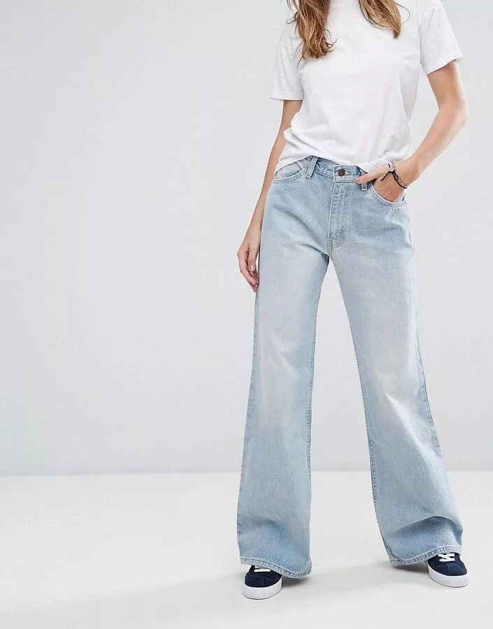 Широкие джинсы 2024 женские. Джинсы Levis Ribcage wide Leg. Широкие джинсы клёш Levis. Джинсы левайс широкие женские. Широкие прямые джинсы левайс.