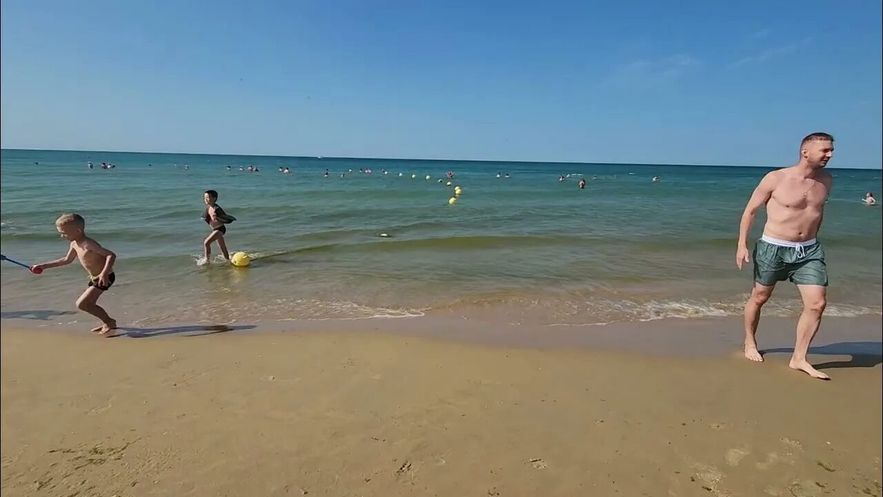Море в витязево в августе отзывы. Витязево море 2025. витязево 2025. витязево пляж 2025. витязево август 2025.