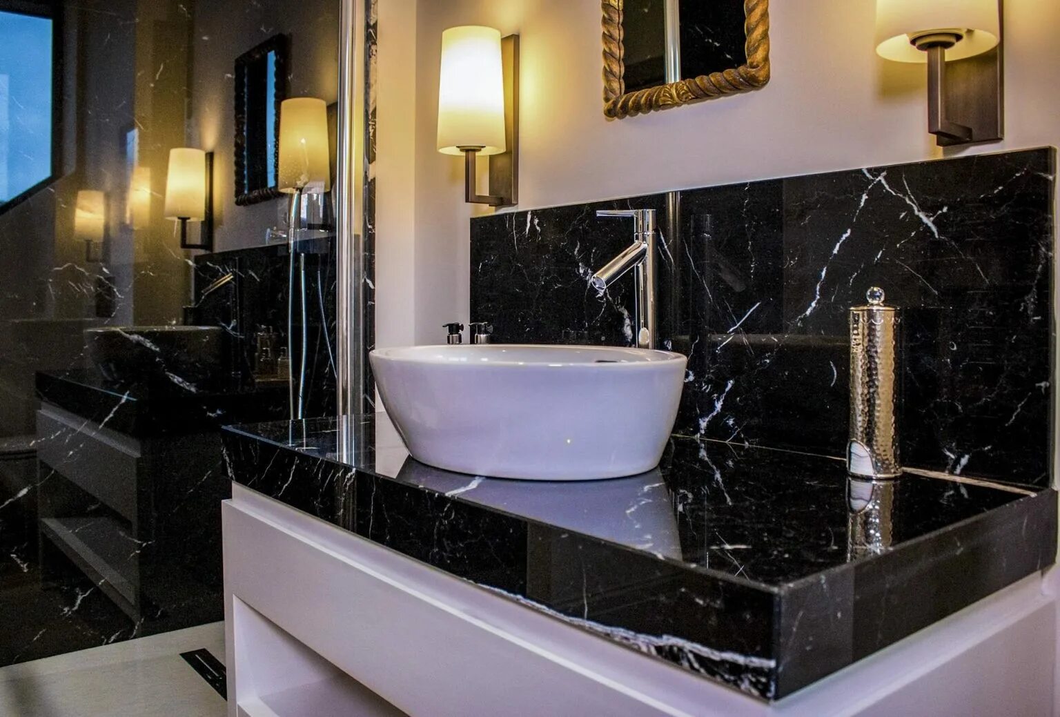Черный мрамор есть. Мрамор блэк маркина (black marquina). мрамор black marquina. черный мрамор неро маркина. nero marquina мрамор.