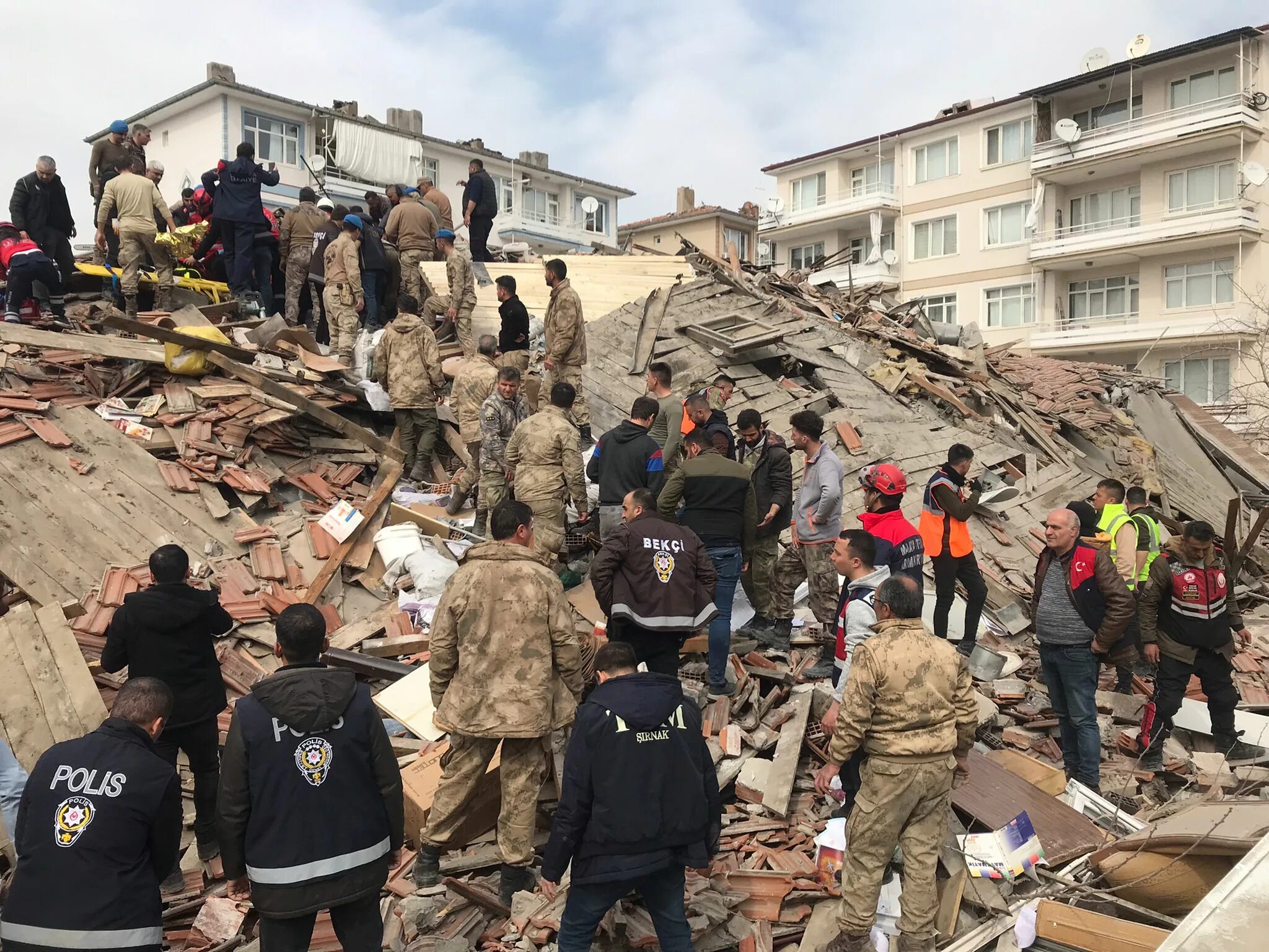 Землетрясения 6. Малатья Турция землетрясение. 5.6 Землетрясение. Из за чего землетрясение.