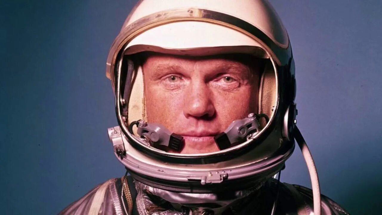 Самый первый человек в космосе в мире. Джон Гленн. Джон Гленн космонавт. Джон Гленн полет в космос. Джон Гленн фото.