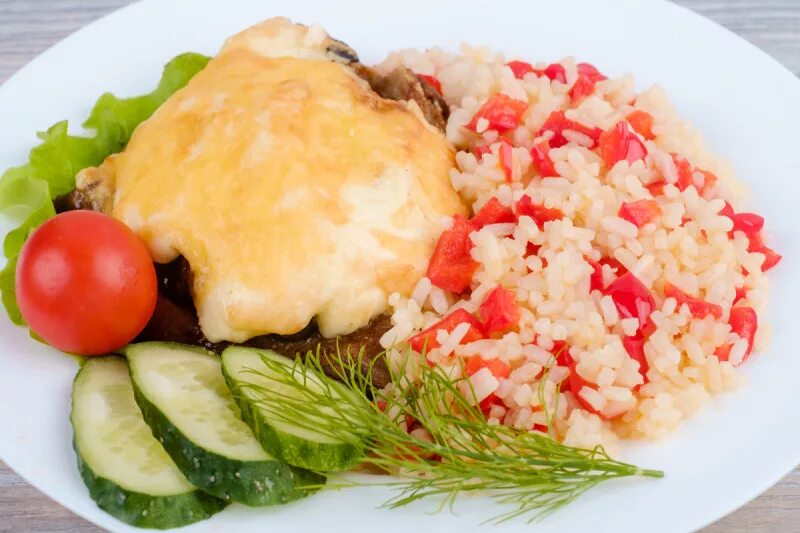 Polędwiczki w boczku z piekarnika - z ananasem Przepisy.pl Recipe Food, Food and