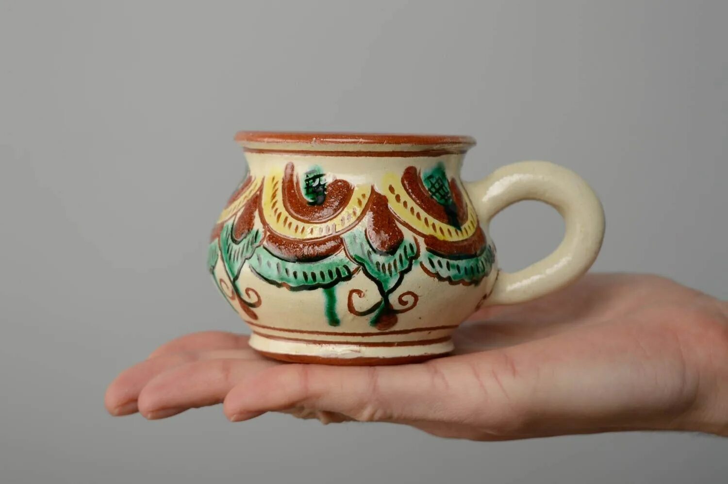 Керамическое изделие из цветной глины