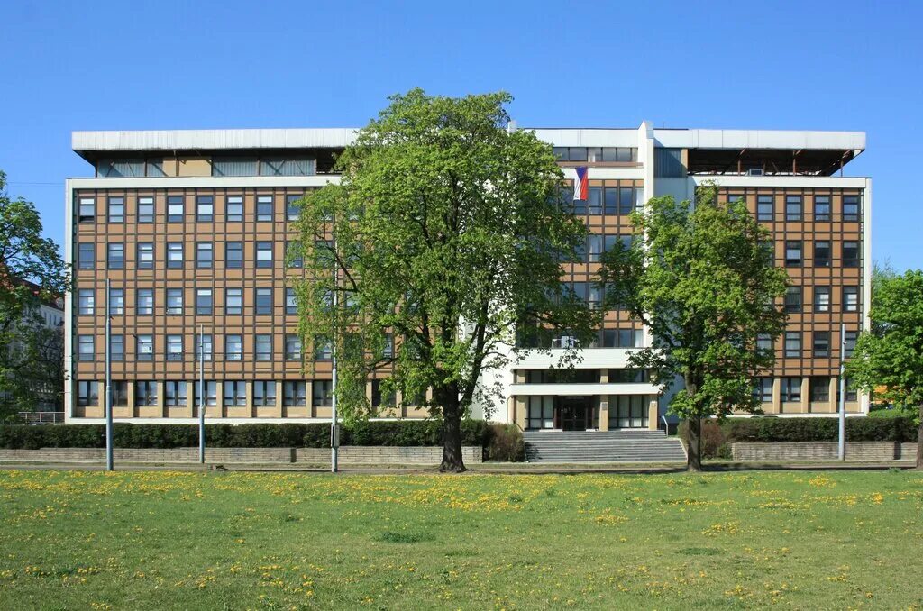 Languages university. Language university. Kembrij university. Cyber hankuk university of foreign languages. Languages university.